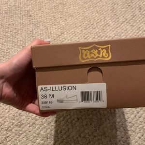 As-illusion size 38. New with box